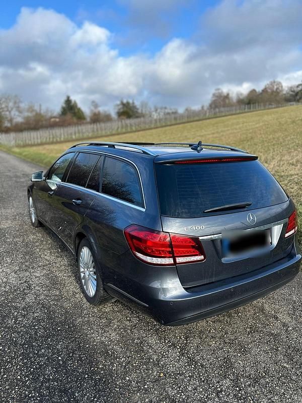 Gebraucht Mercedes E250 204 PS (150 kW) 2014 Schwarz Kombi
