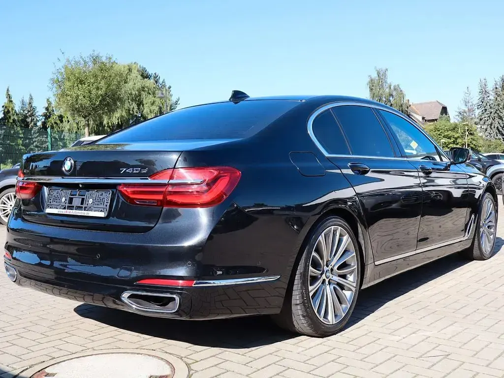 Gebraucht BMW 740 320 PS (235 kW) 2017 Schwarz Limousine