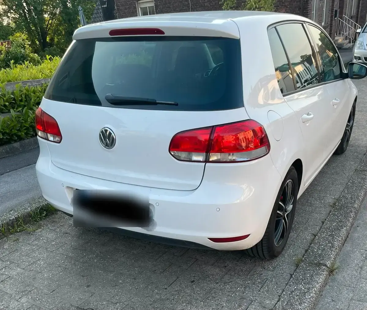 Gebraucht VW Golf VI 105 PS (77 kW) 2010 Weiß Kleinwagen