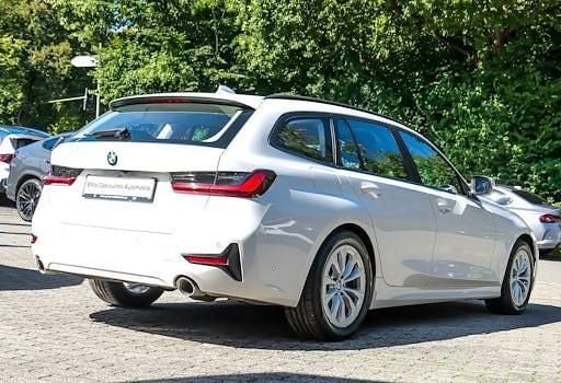 Gebraucht BMW 320 Sport Line 190 PS (139 kW) 2022 Weiß Kombi