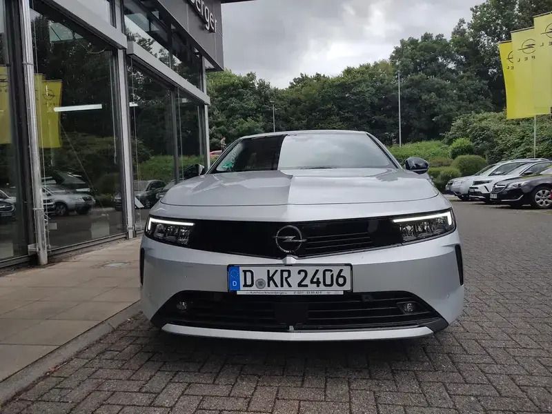 Gebraucht Opel Astra Enjoy 131 PS (96 kW) 2024 /typ aussenverkleidung metalliclackierung Limousine