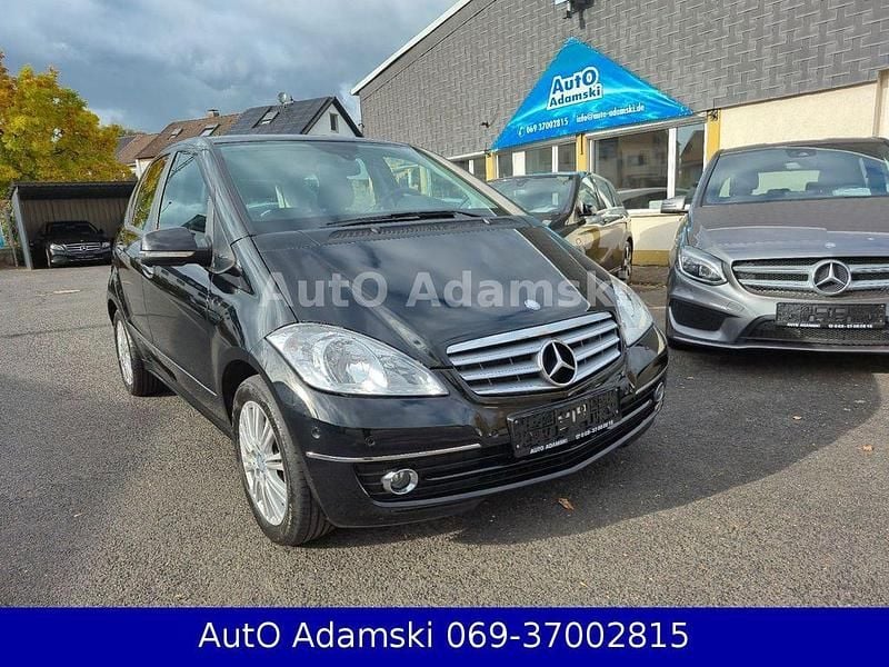 Schwarz Gebraucht 2010 Mercedes A180 Elegance Van / Kleinbus | 9.890 € (Teuer) - Bild 1/4