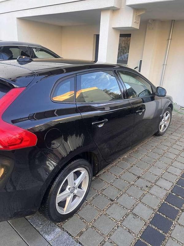 Gebraucht Volvo V40 Kinetic 152 PS (111 kW) 2018 Limousine