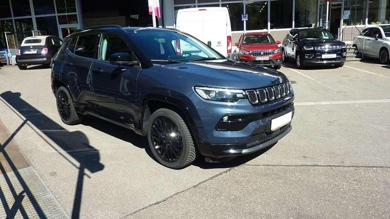 Gebraucht Jeep Compass 131 PS (96 kW) 2023 Blue shade / dach schwarz SUV
