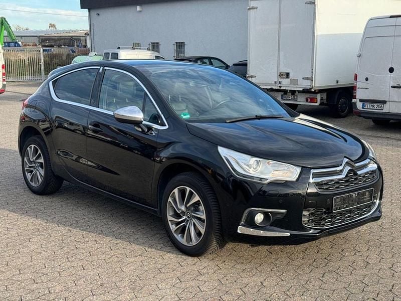 Schwarz Gebraucht 2012 Citroën DS4 Kleinwagen | 6.950 € (Fairer Preis) - Bild 1/4