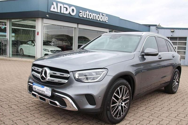 Grau Gebraucht 2020 Mercedes GLC220 Business SUV | 32.500 € (Fairer Preis) - Bild 1/2