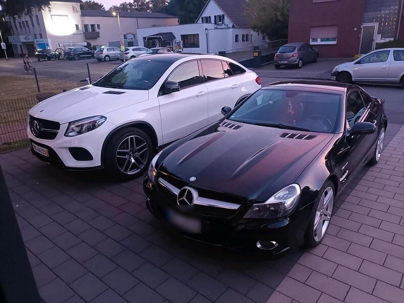 Gebraucht Mercedes SL300 241 PS (177 kW) 2011 Schwarz Cabrio