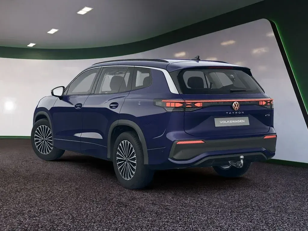 Gebraucht VW Tayron Life 150 PS (110 kW) 2025 Violett / ultra violett SUV