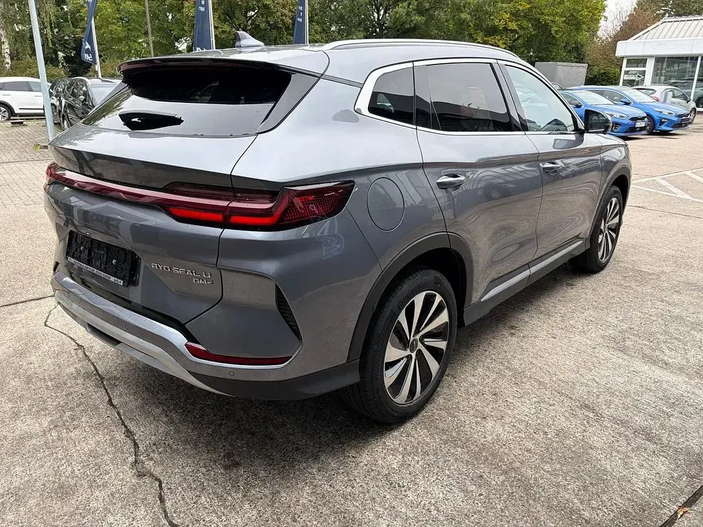 Uusi BYD Seal U Boost 218 HP (160 kW) 2025 Harmaa Katumaasturi