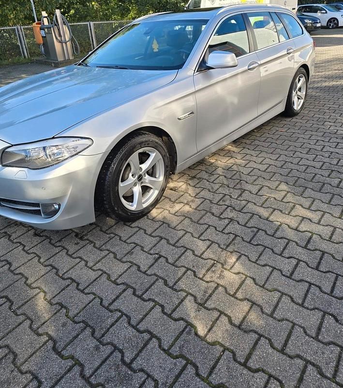 Gebraucht BMW 520 184 PS (135 kW) 2013 Silber Kombi