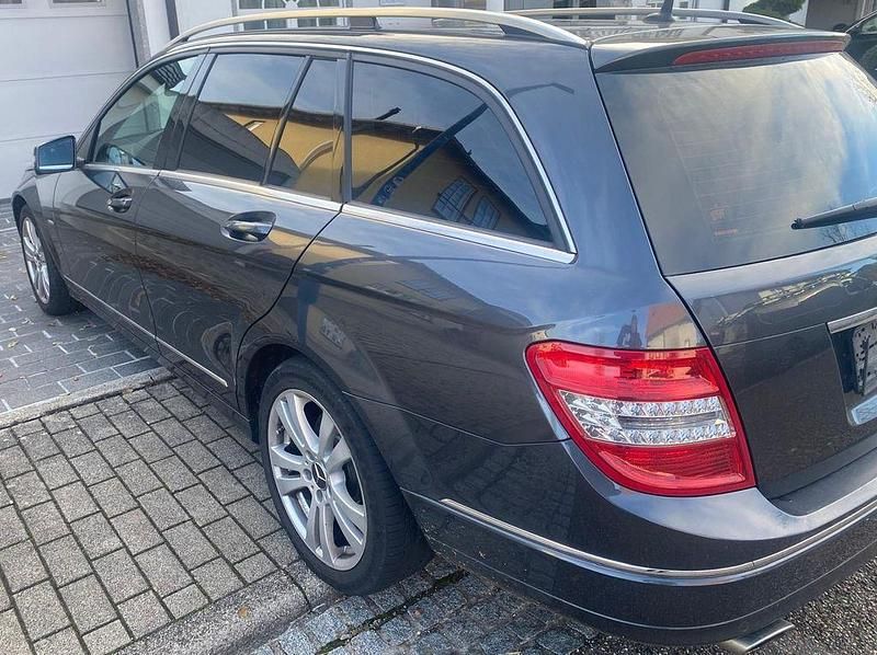 Gebraucht Mercedes C350 231 PS (169 kW) 2010 Grau Kombi