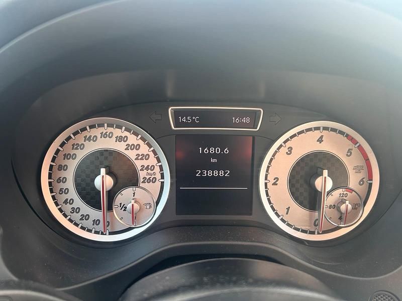 Gebraucht Mercedes A200 136 PS (100 kW) 2012 Grau Limousine