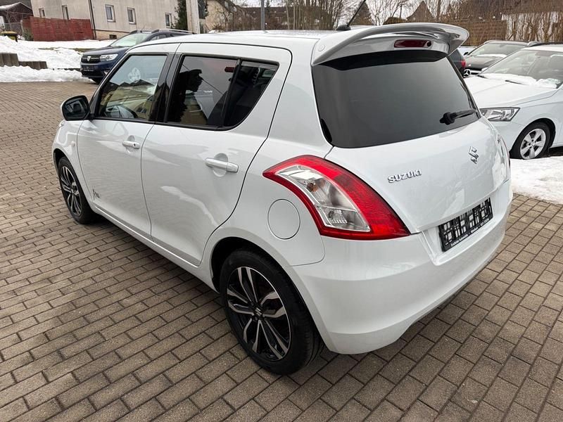 Gebraucht Suzuki Swift X-TRA 94 PS (69 kW) 2015 Weiß Kleinwagen