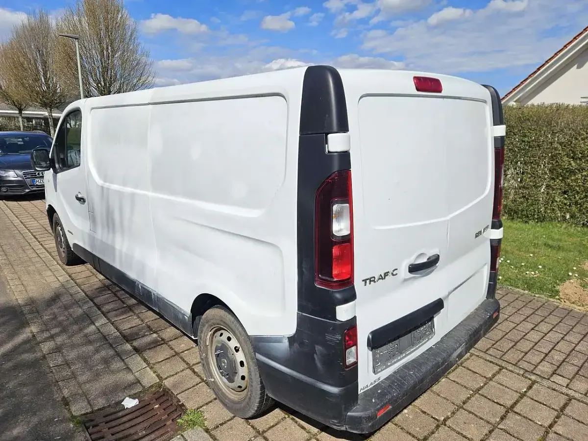 Gebraucht Renault Trafic 120 PS (88 kW) 2015 Weiß Van / Kleinbus