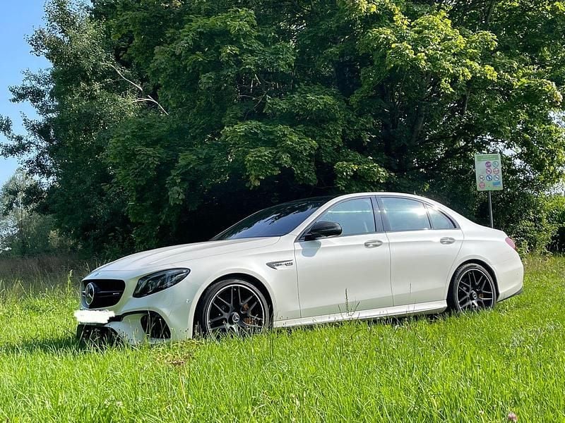 Gebraucht Mercedes E63S AMG AMG 612 PS (450 kW) 2019 Weiß Limousine