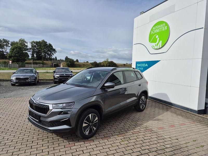 Graphitegrau metallic Gebraucht 2025 Skoda Karoq Selection SUV | 35.500 € (Fairer Preis) - Bild 1/4