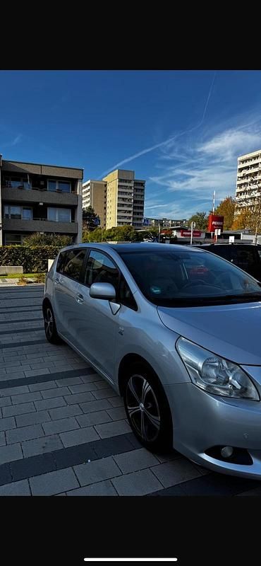 Gebraucht Toyota Verso 177 PS (130 kW) 2010 Grau Van / Kleinbus