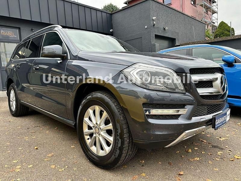 Grau Gebraucht 2012 Mercedes GL350 SUV | 22.970 € (Fairer Preis) - Bild 1/4