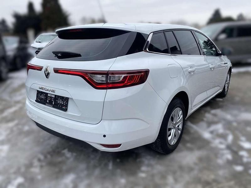 Gebraucht Renault Mégane GrandTour Life 116 PS (85 kW) 2019 Gletscherweiss Kombi