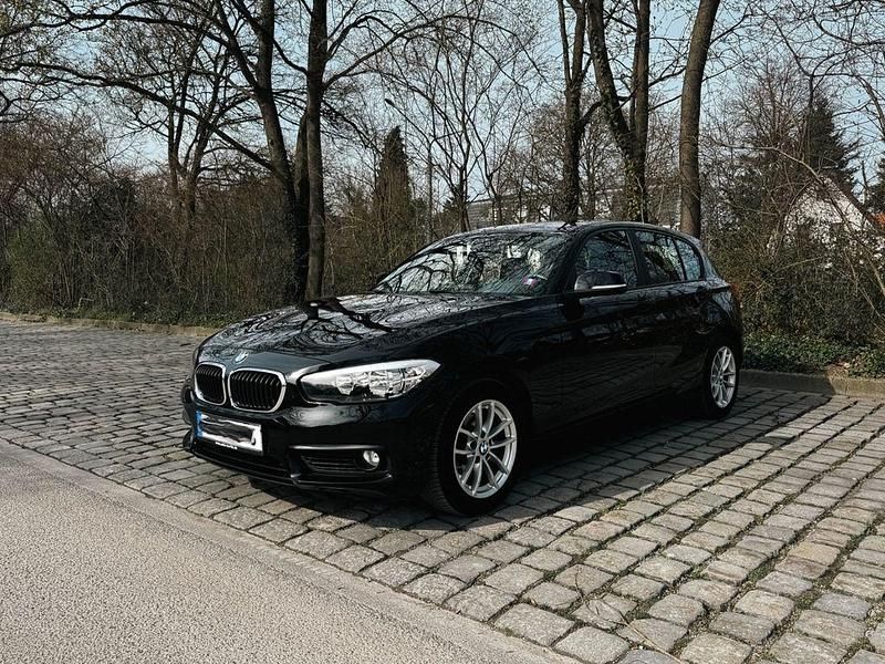 Gebraucht BMW 116 109 PS (80 kW) 2015 Schwarz Kleinwagen