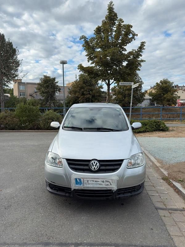 Silber Gebraucht 2006 VW Fox Kleinwagen | 1.798 € (Fairer Preis) - Bild 1/4