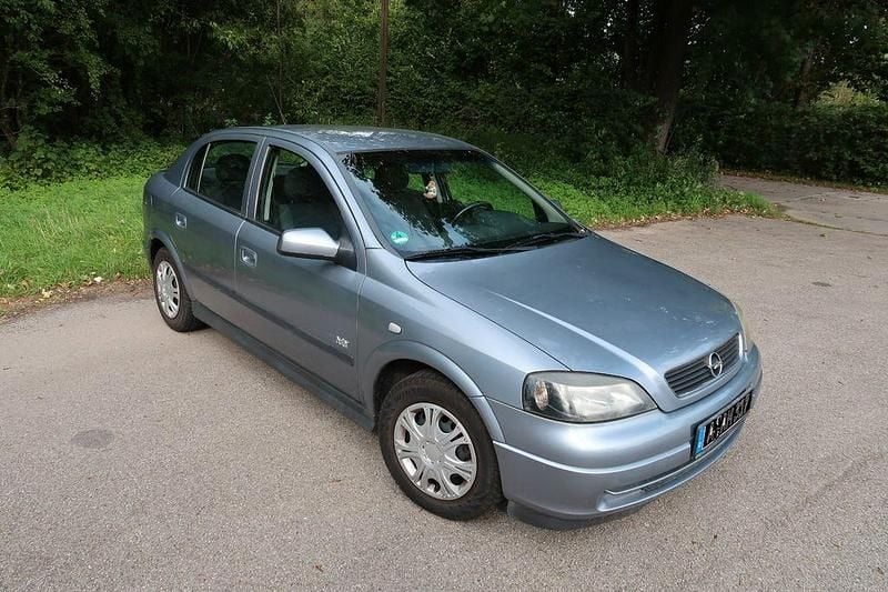 Silber Gebraucht 2003 Opel Astra Njoy Limousine | 990 € (Superpreis) - Bild 1/4