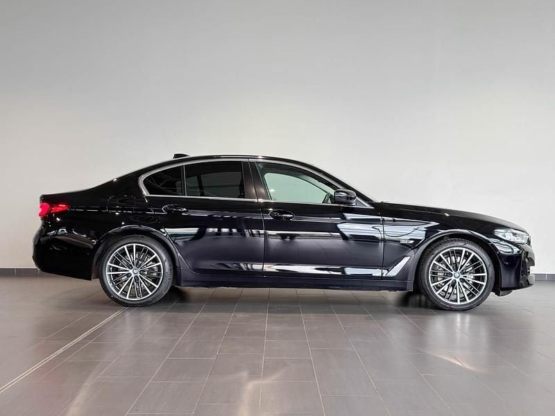 Schwarz Gebraucht 2022 BMW 530e Limousine | 34.290 € (Guter Preis) - Bild 1/4