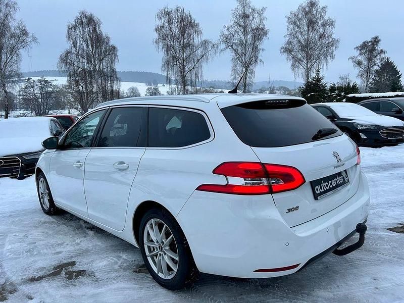 Gebraucht Peugeot 308 SW Allure 131 PS (96 kW) 2021 Weiß Kombi