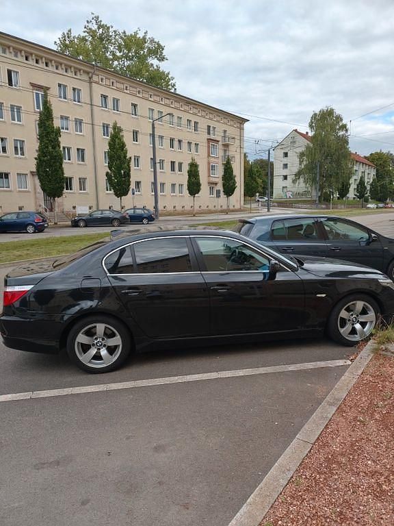Gebraucht BMW 525 218 PS (160 kW) 2008 Schwarz Limousine