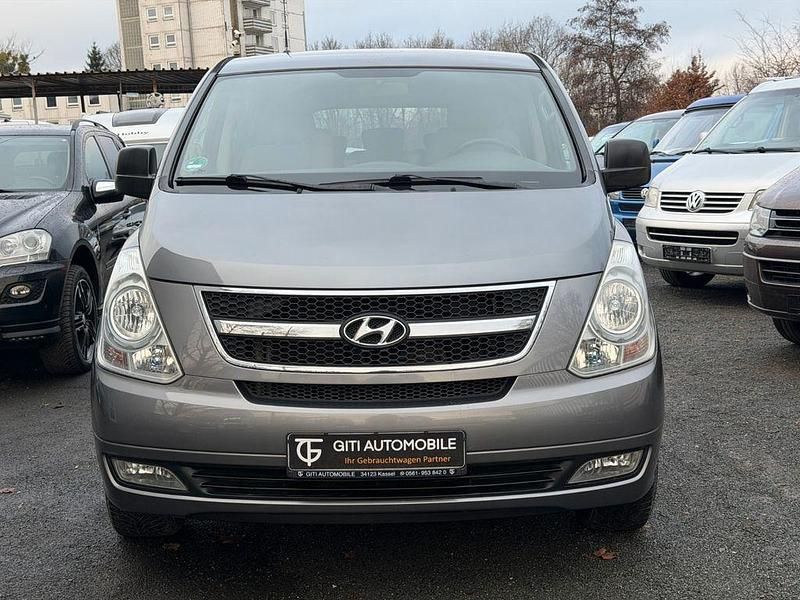 Gebraucht Hyundai H-1 Comfort 170 PS (125 kW) 2011 Grau Van / Kleinbus