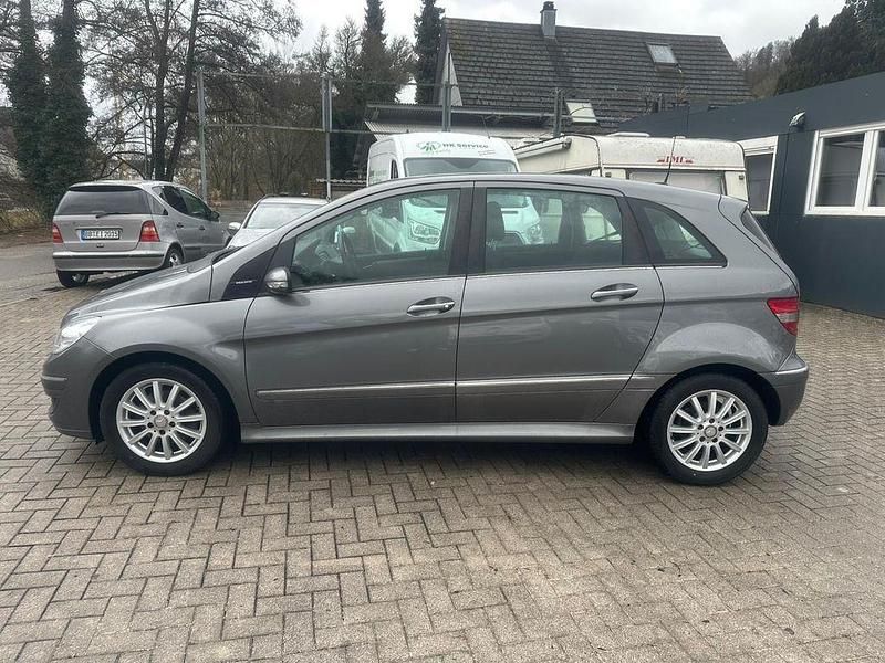 Gebraucht Mercedes B200 Edition 136 PS (100 kW) 2007 Grau Van / Kleinbus