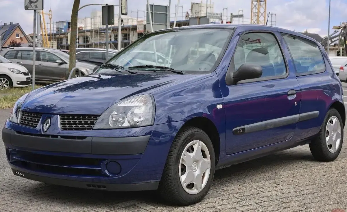 Gebraucht Renault Clio Authentique 58 PS (42 kW) 2003 Blau Kleinwagen