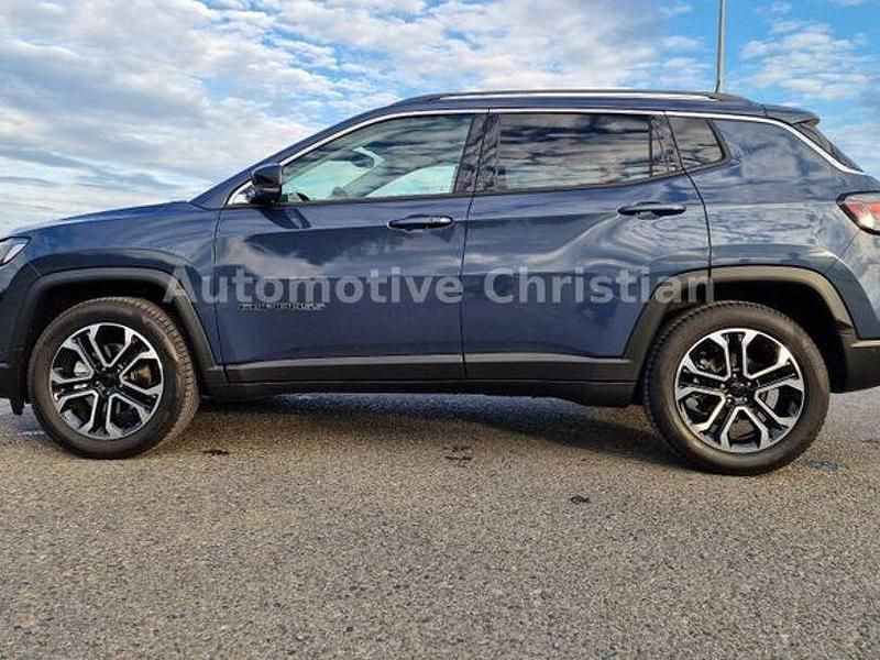 Gebraucht Jeep Compass Limited 179 PS (131 kW) 2022 Blau SUV