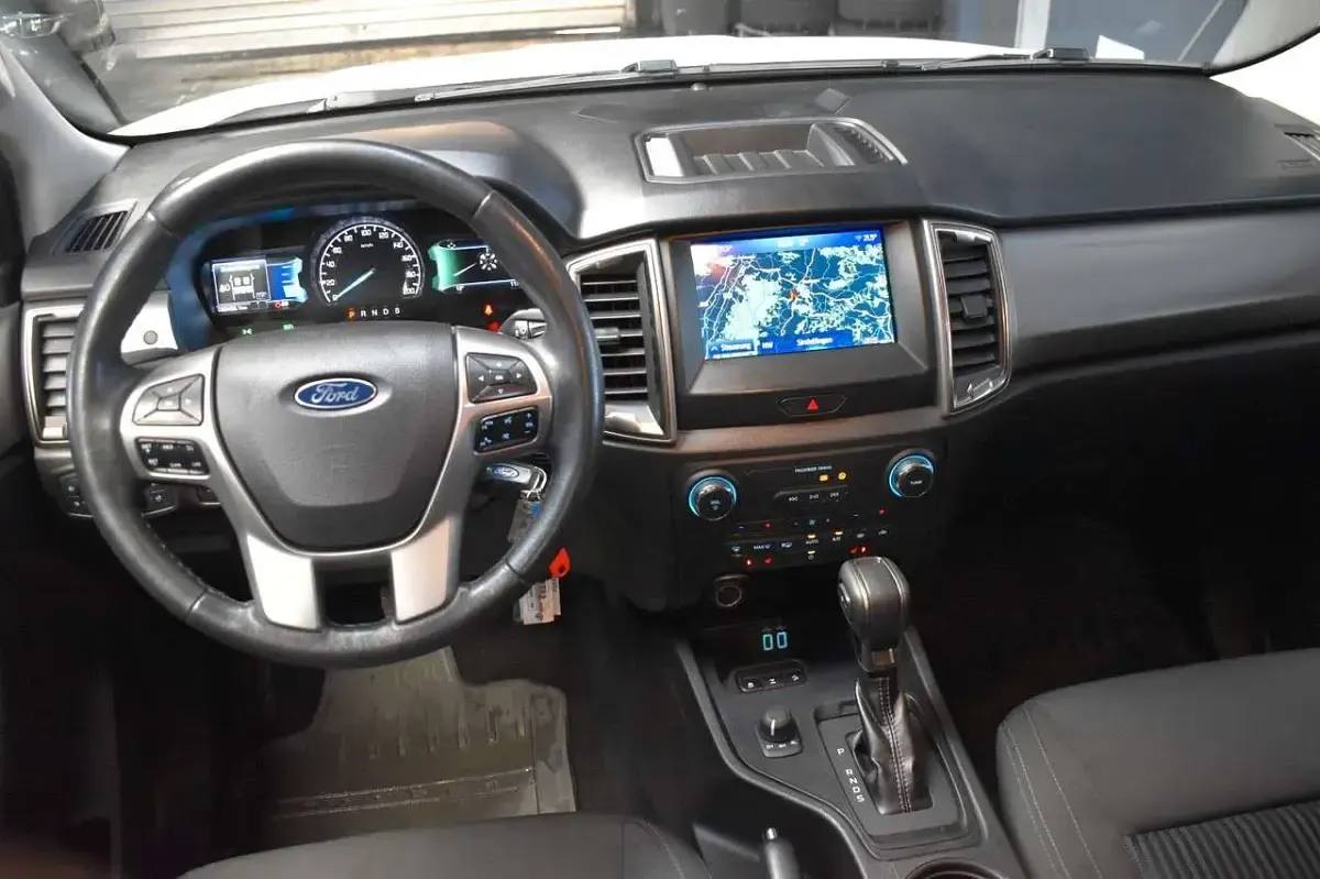 Gebraucht Ford Ranger XLT 212 PS (155 kW) 2022 Weiß Pickup