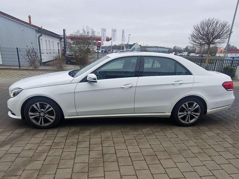Gebraucht Mercedes E350 258 PS (189 kW) 2015 Polarweiss  unilack Limousine