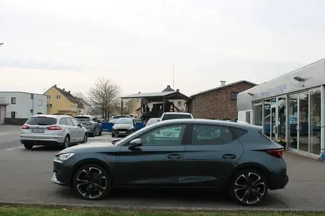 Second-hand Cupra Leon Basis 245 CP (180 kW) 2021 Gri Berlinǎ