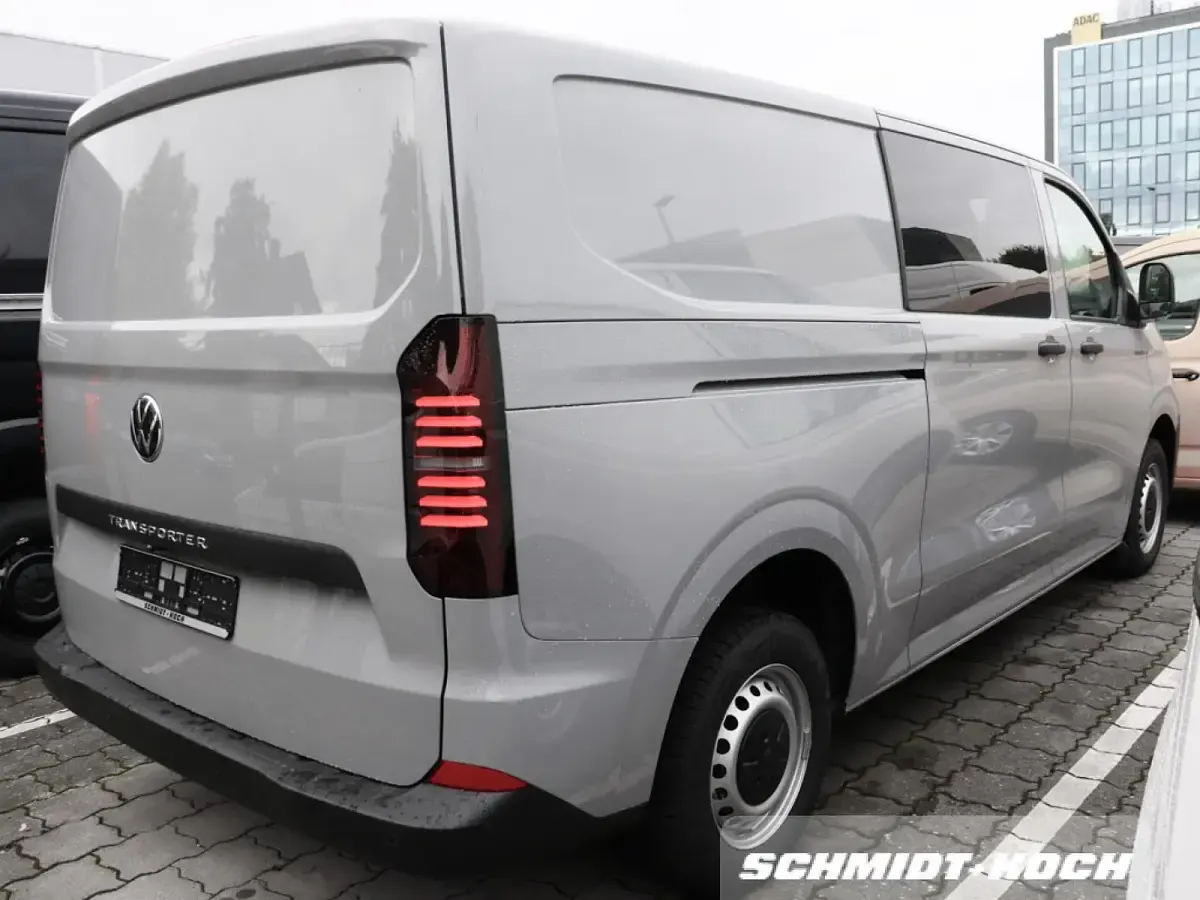 Neu VW T7 150 PS (110 kW) 2026 Stone grey (grau) Van