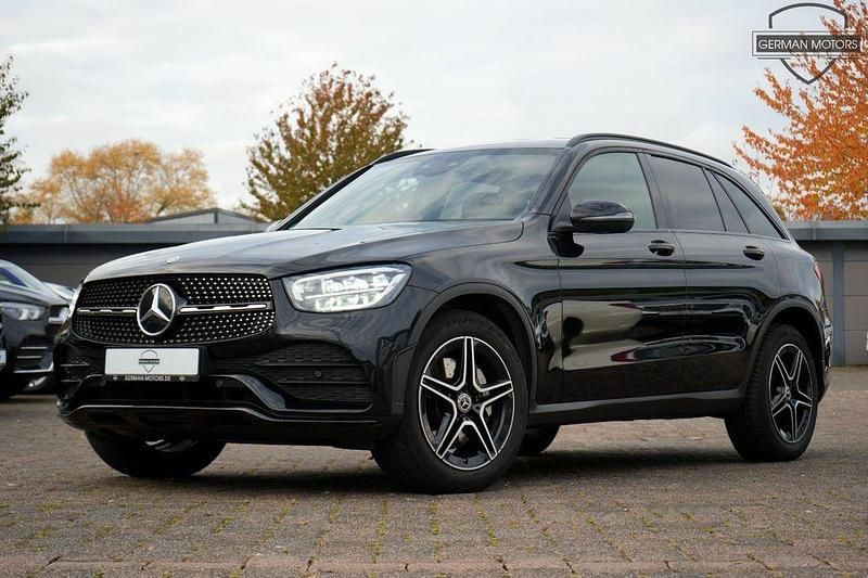 Obsidianschwarz Gebraucht 2021 Mercedes GLC220 AMG line SUV | 39.900 € (Etwas zu teuer) - Bild 1/4