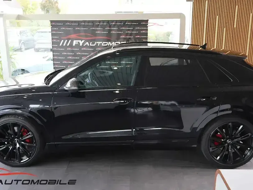 Używany Audi Q8 S-line plus 286 KM (210 kW) 2019 Czarny SUV