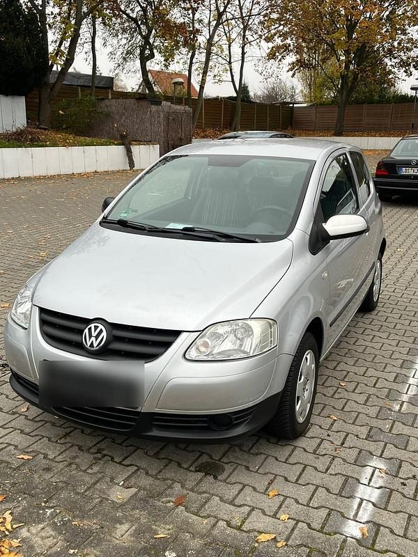 Silber Gebraucht 2005 VW Fox Kleinwagen | 1.700 € (Fairer Preis) - Bild 1/4