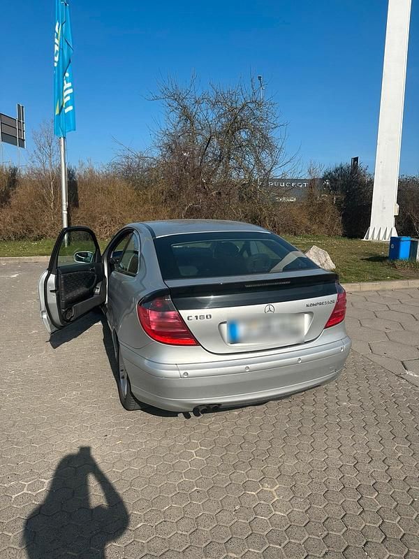 Gebraucht Mercedes C180 143 PS (105 kW) 2003 Silber Coupé