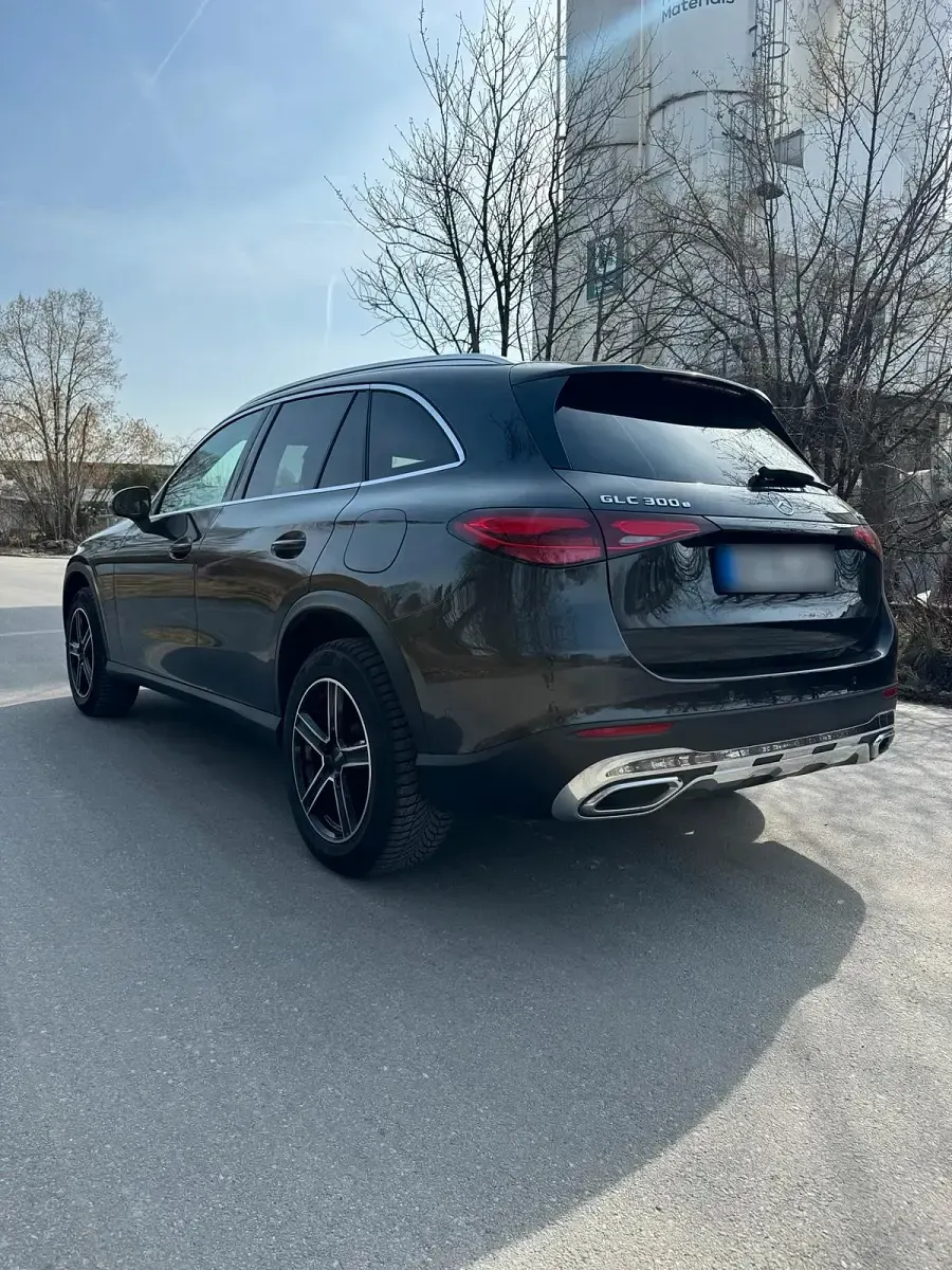 Gebraucht Mercedes E350 204 PS (150 kW) 2023 Grau SUV