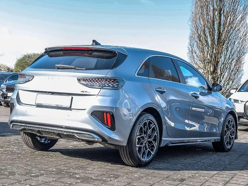 Neu Kia Ceed GT-Line 140 PS (102 kW) 2026 (css) lunar silver m Kleinwagen