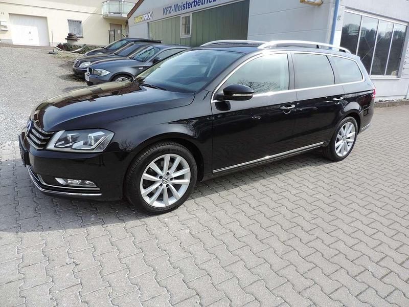 Gebraucht VW Passat Highline 140 PS (102 kW) 2013 Deep black perleffekt Kombi