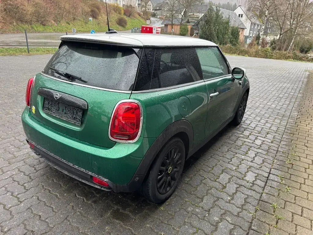 Usata Mini Cooper SE Classic 135 kW (184 CV) 2023 Verde Utilitaria