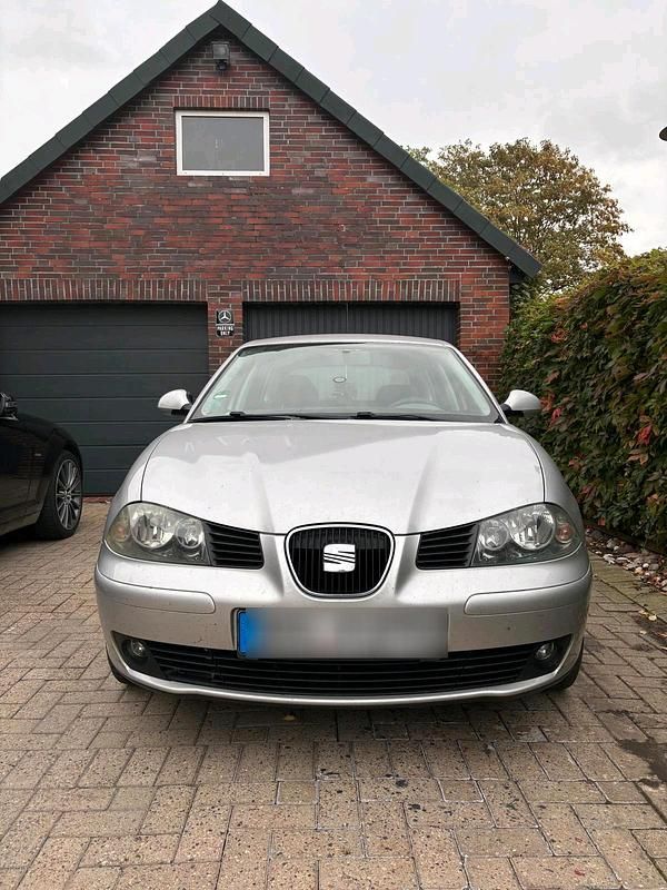 Grau Gebraucht 2006 Seat Ibiza Limousine | 600 € (Guter Preis) - Bild 1/4