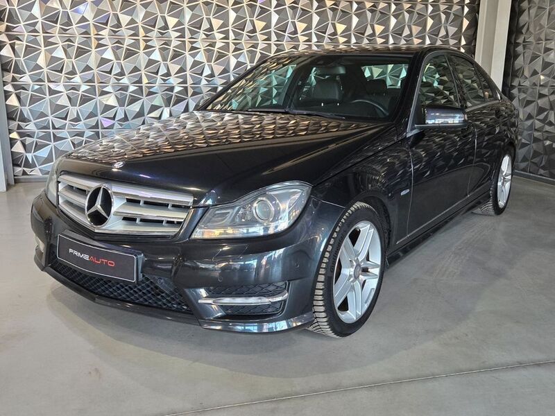 Schwarz Gebraucht 2011 Mercedes C200 Avantgarde Limousine | 11.790 € (Fairer Preis) - Bild 1/4