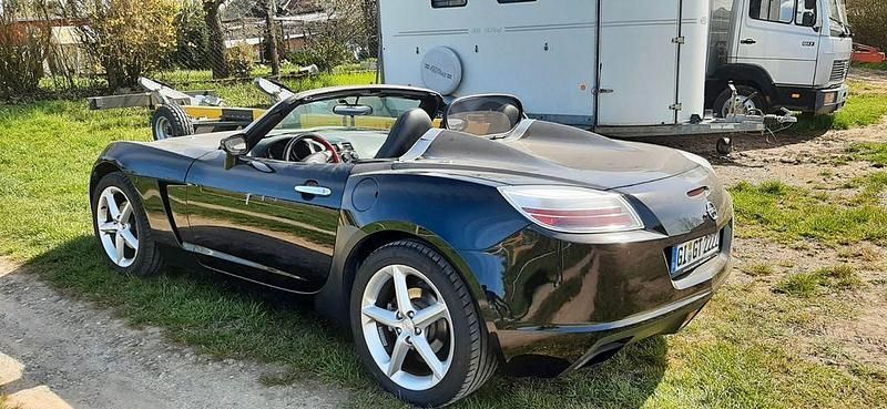 Usado Opel GT 264 HP (194 kW) 2008 Preto Cabrios