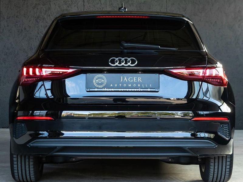 Gebraucht Audi A3 Ambiente 150 PS (110 kW) 2022 Schwarz Limousine