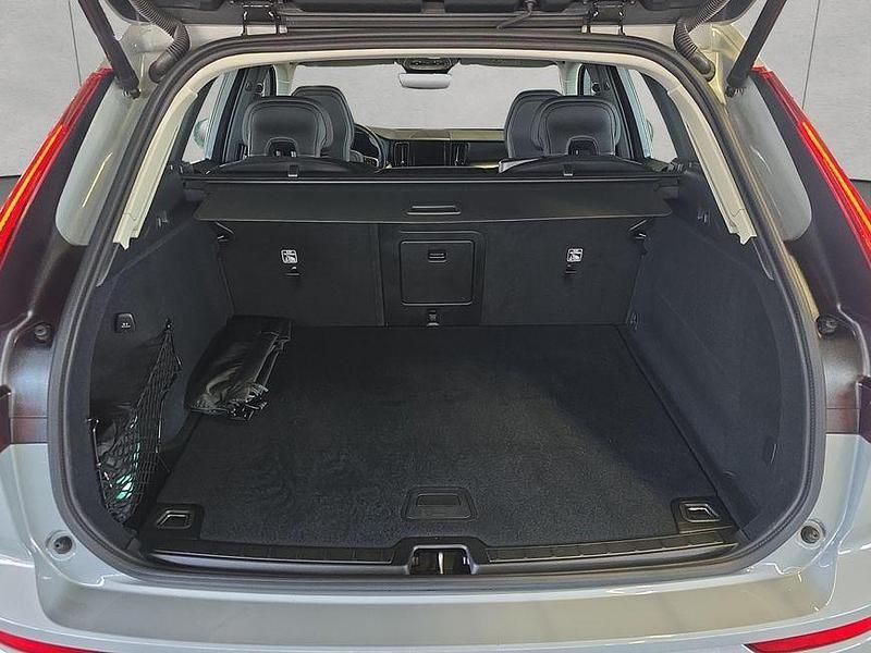 Gebraucht Volvo XC60 Core 250 PS (183 kW) 2024 Grau SUV